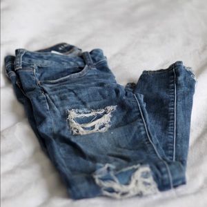 Ripped American Eagle skinny jeans